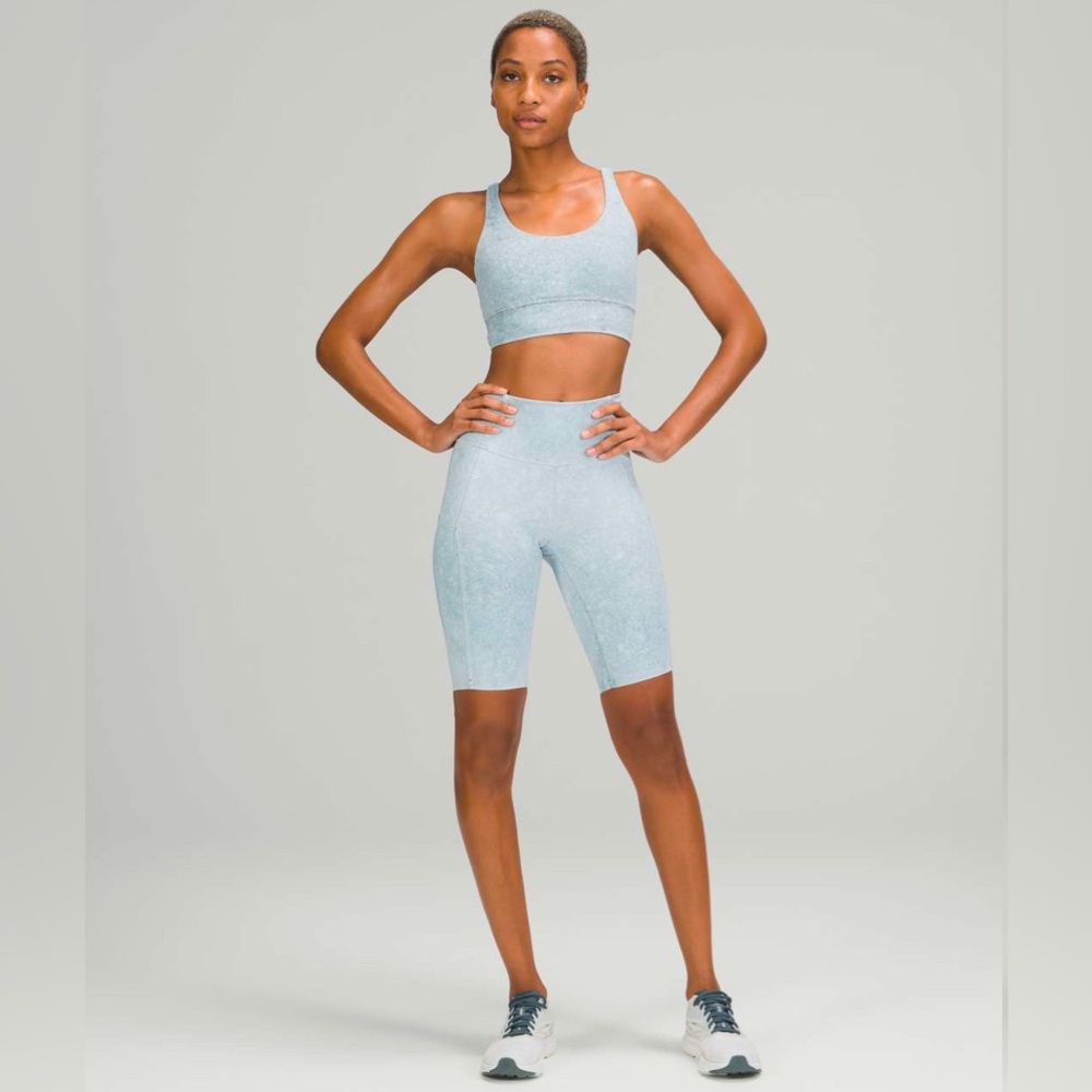 Lululemon Fast & Free Short 10”, Size 14, City Grit White Blue Fog